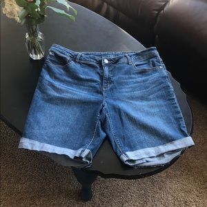 Summer Jean shorts 💙